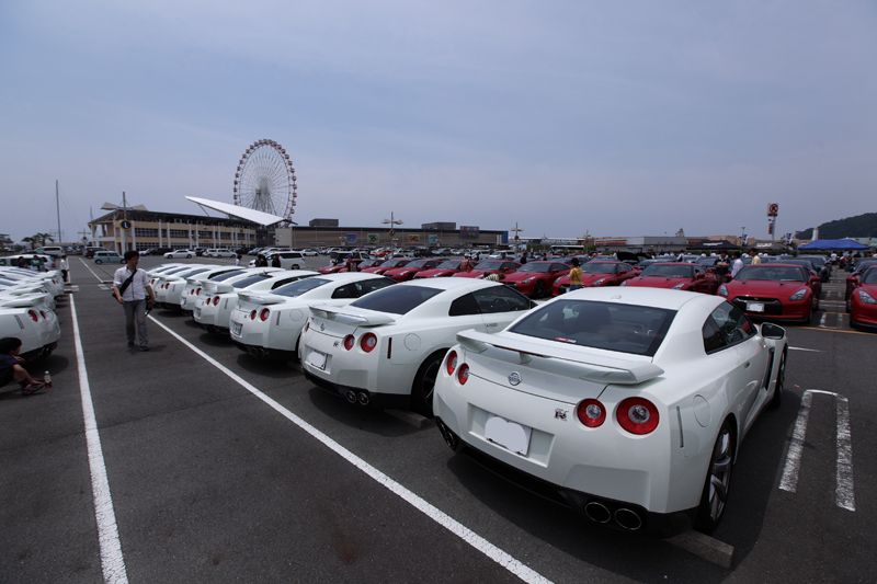 A total of 108 Nissan GTRs from the R35 GTR Club gathered at this 