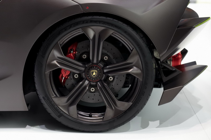 lamborghini-sesto-elemento-05.jpg