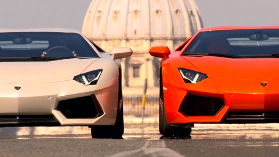 Most photos of the new Lamborghini Aventador that we came across have been 