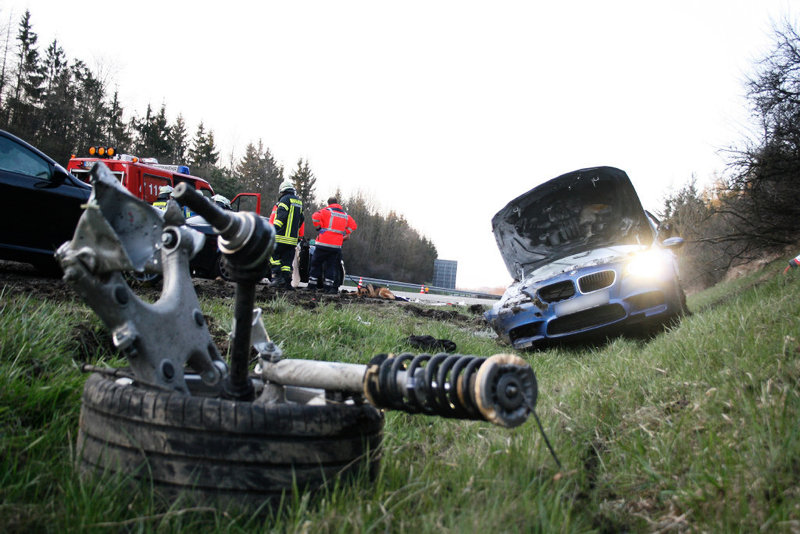 Bmw m5 crash autobahn #4