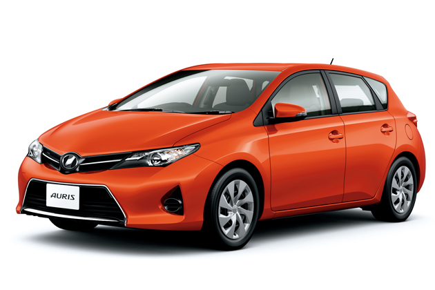 toyota auris vs corolla #5