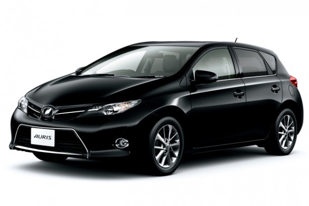 toyota auris vs corolla #4
