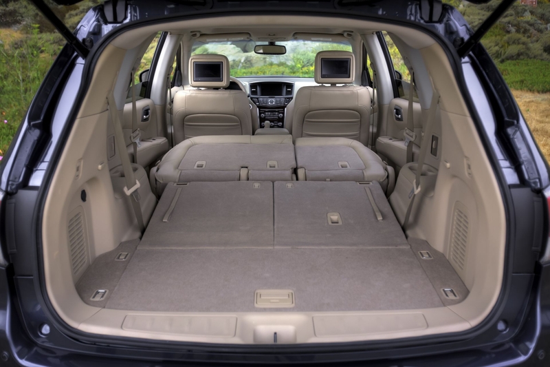 2013-nissan-pathfinder-interior-004.jpg