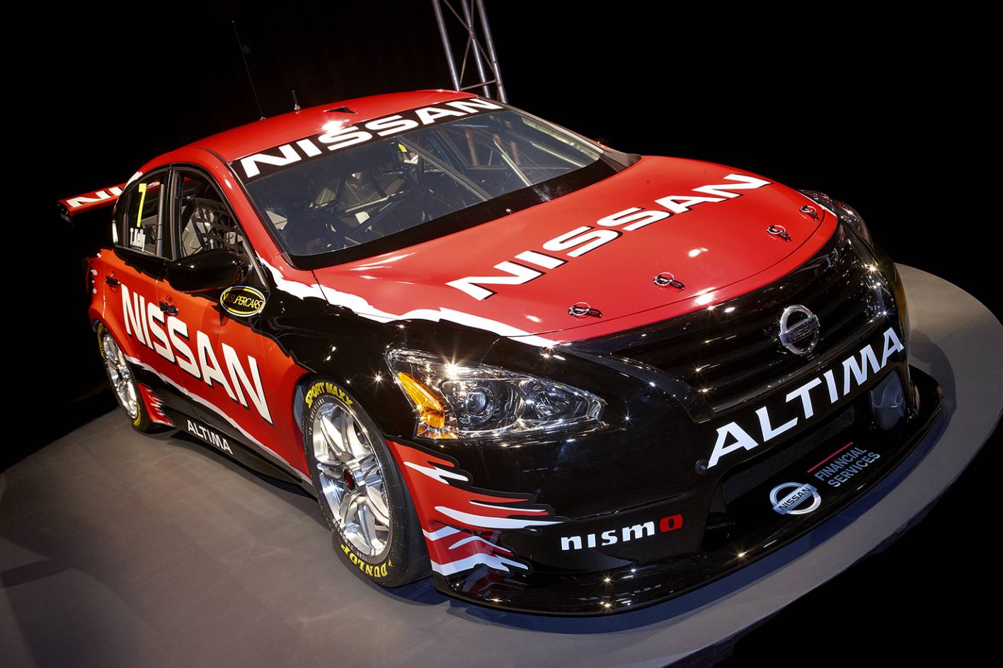 nissan_altima_v8_supercar-3.jpg