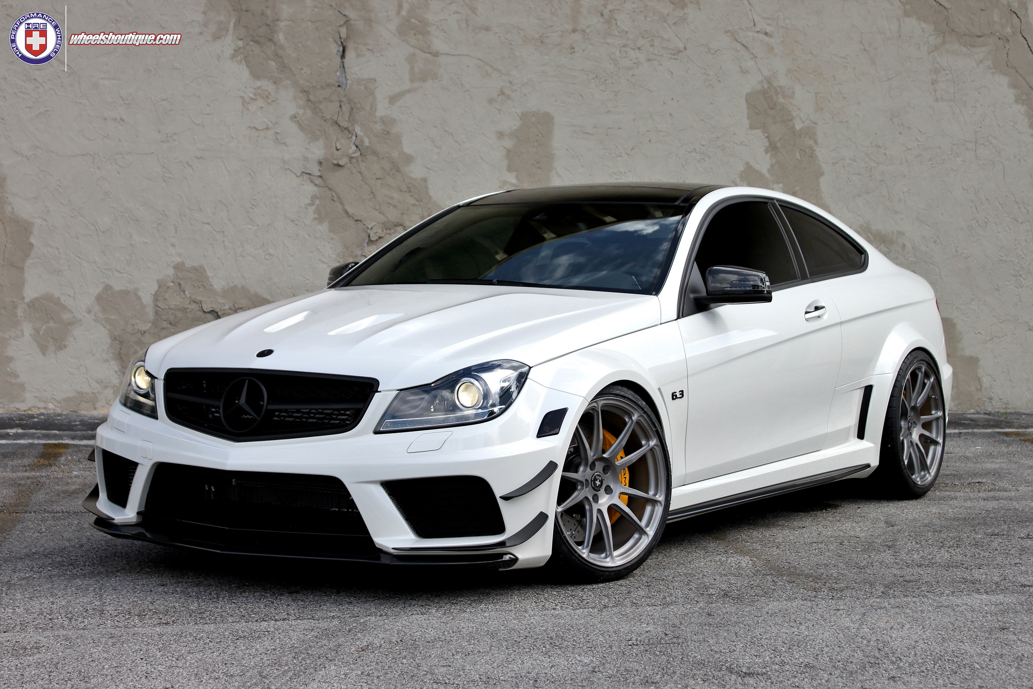 mercedes c63 amg 
