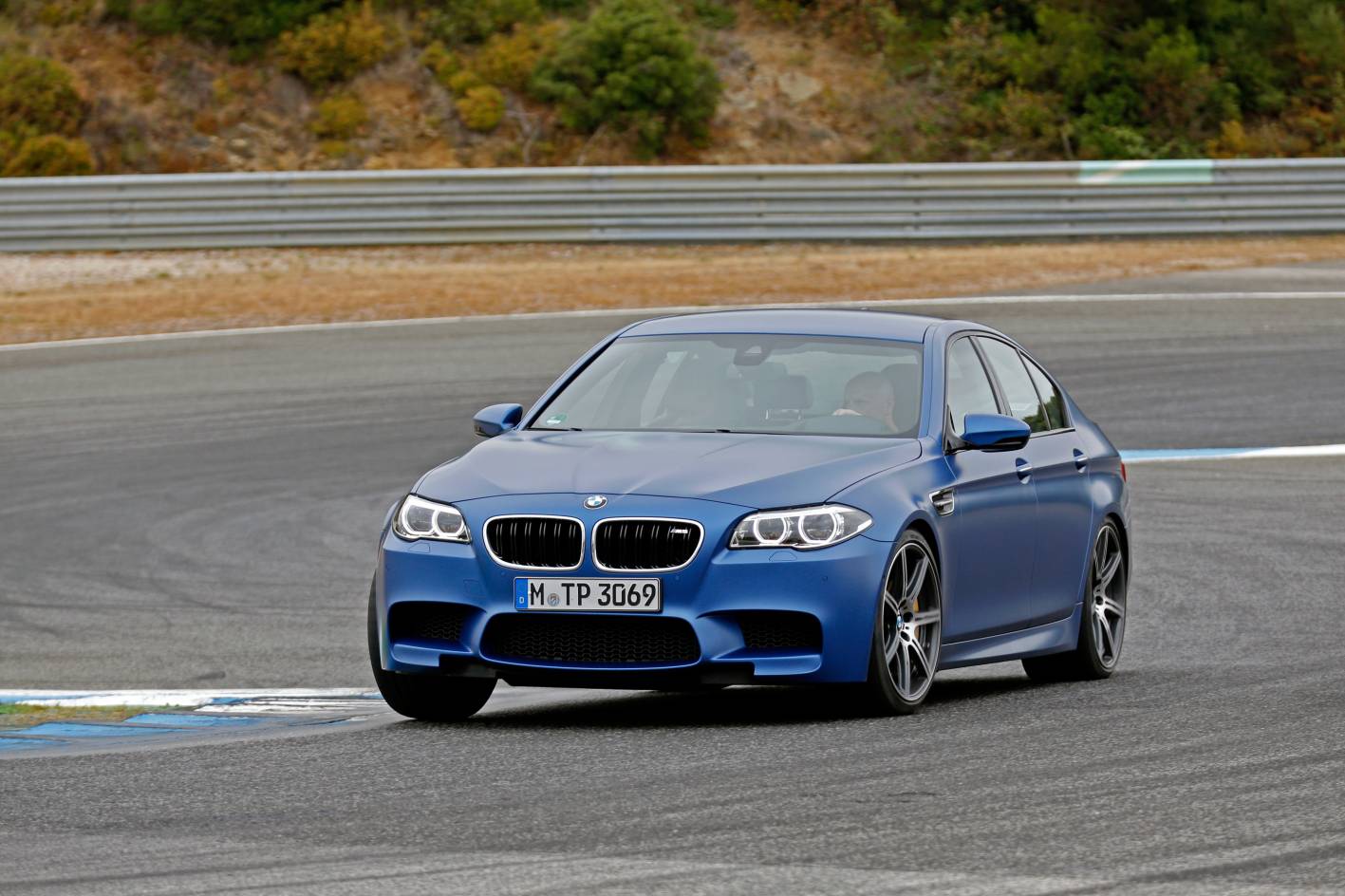 2014-BMW-M5-Facelift-Competition-Pack-04