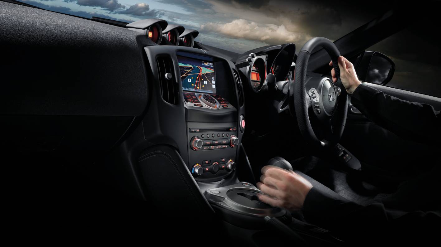 Interior of the 2013 nissan 370z #9