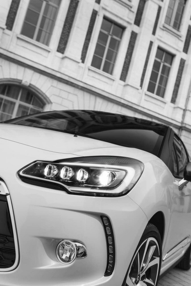 2015-Citro%C3%ABn-DS3-LED-and-Xenon-head