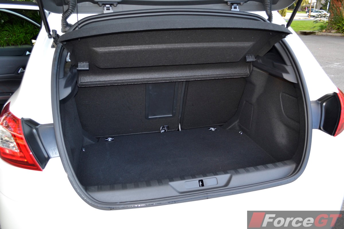 Peugeot 308 Review: 2015 Peugeot 308 GT Diesel