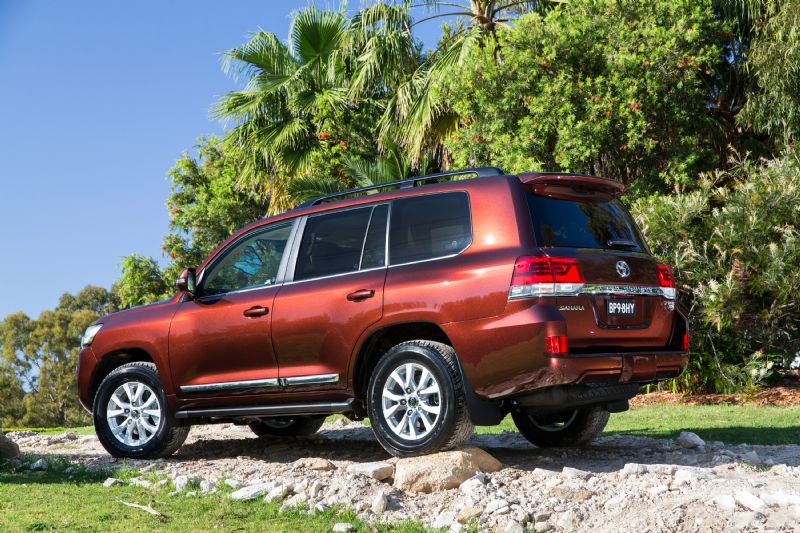 Toyota Cars 2016 Toyota LandCruiser 200 Series pricing & specs