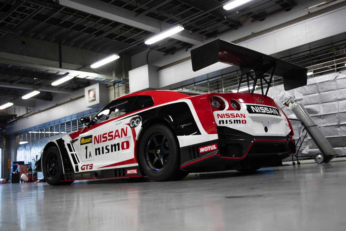 What year was the nissan gtr banned from bathurst #8