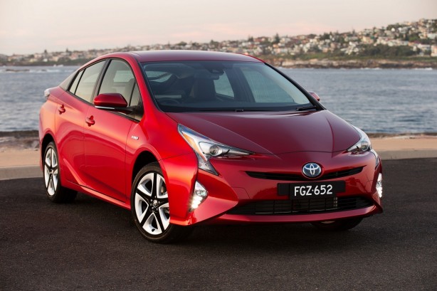 2016 Toyota Prius i-Tech