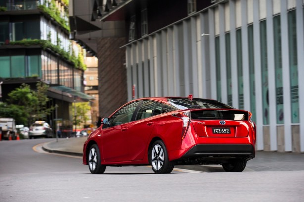 2016 Toyota Prius i-Tech