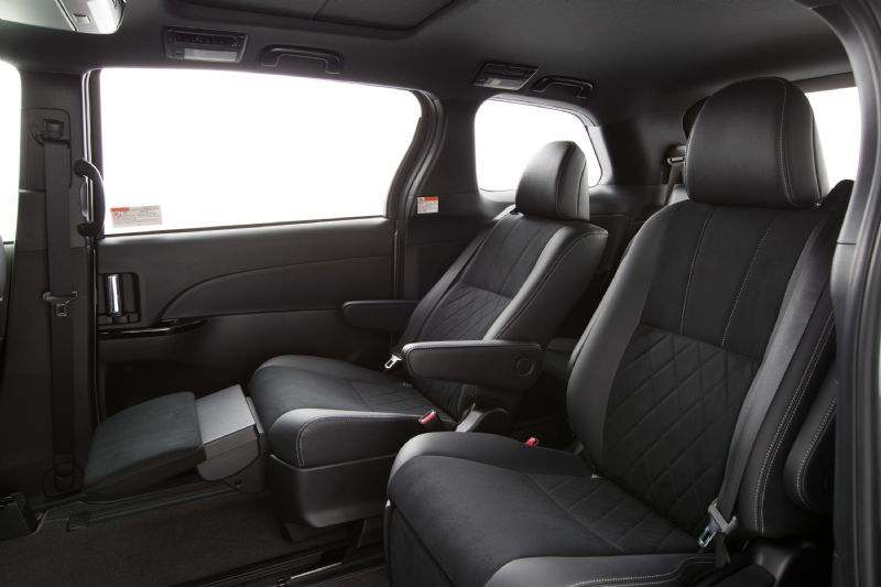 Revised 2016 Toyota Tarago Pricing and Specification