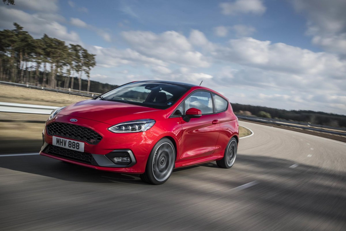 2018 ford fiesta st front quarter motion-1 - ForceGT.com