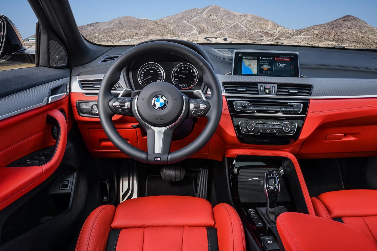 2025 X2 Interior Rheta Charmion