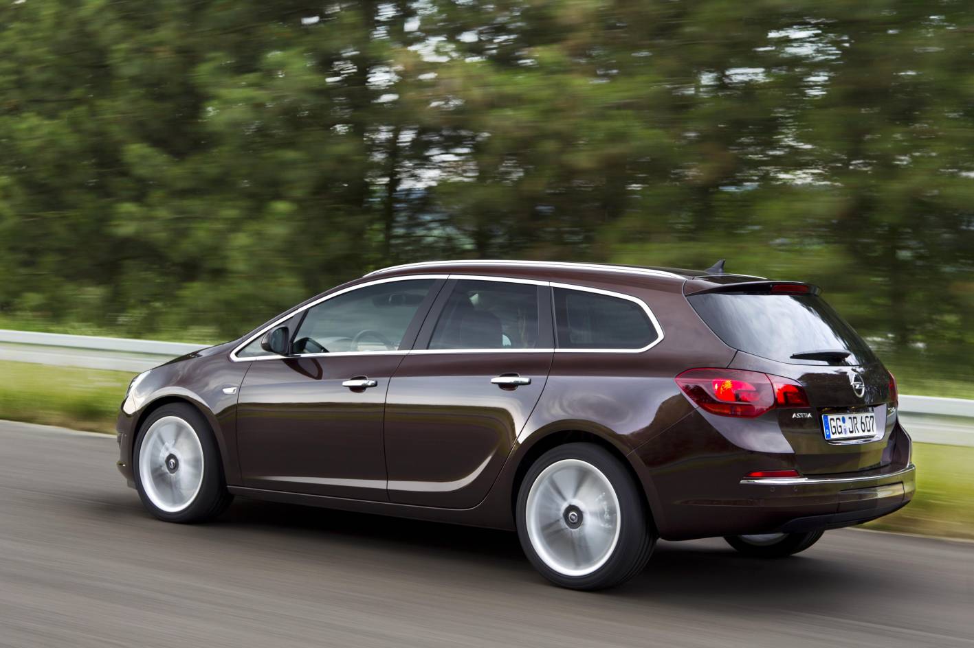 100.000 Kilometer Dauertest für den Opel Astra J Sports Tourer - Im Auto  Motor und Sport - Einsatz:  Auto-Nachrichten