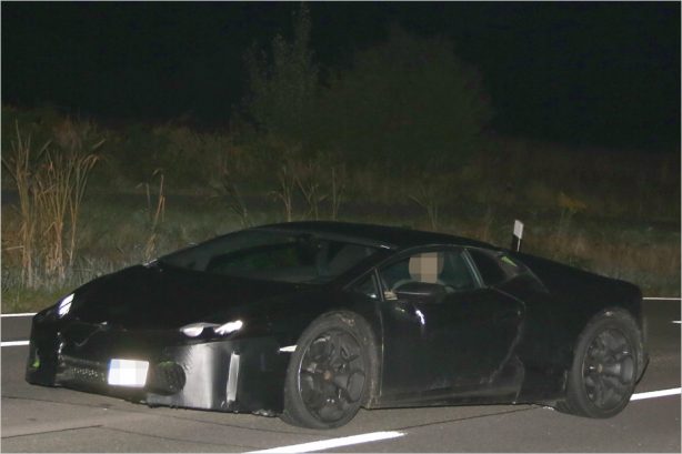 2014-Lamborghini-Cabrera-spied-01