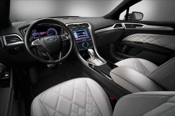 Ford Vignale Mondeo interior dashboard