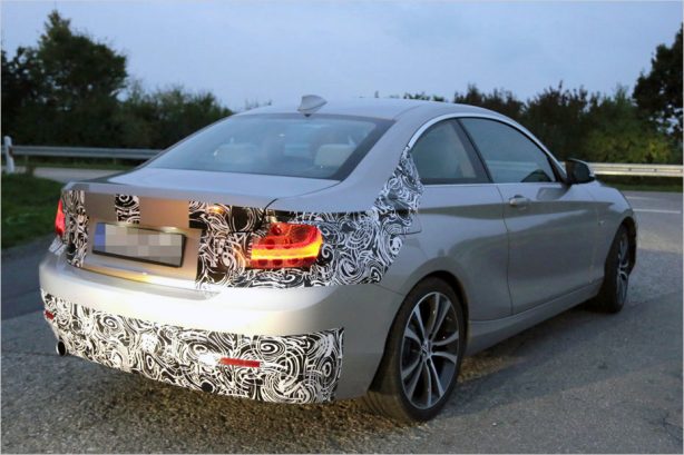 2014-BMW-2-Series-spied-rear-quarter