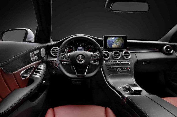 2014 Mercedes-Benz C-Class interior dashboard
