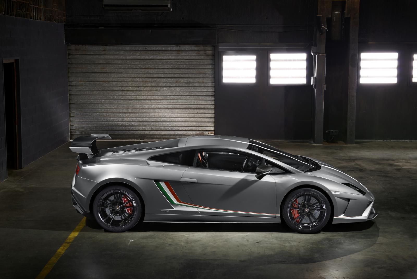 Lamborghini Cars - News: Gallardo LP570-4 Squadra Corse