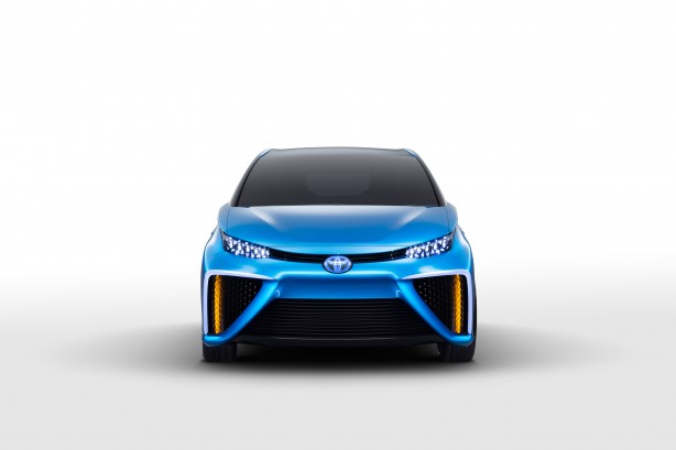 Toyota FCV Concept front
