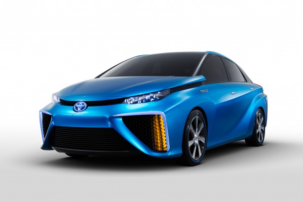 Toyota FCV Concept front quarter-1