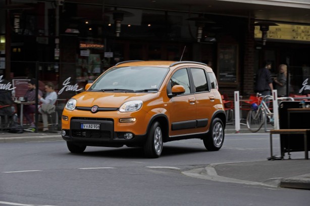 2014 Fiat Panda Trekking front quarter