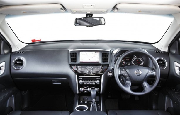 2014 Nissan Pathfinder Ti interior