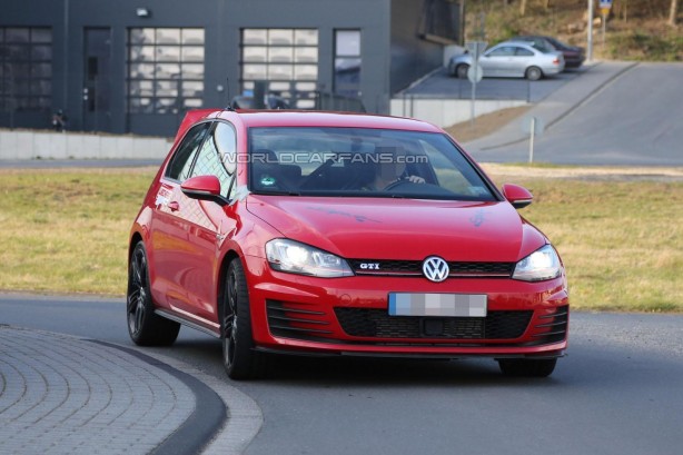 Volkswagen Golf GTI Club Sport front spy photo