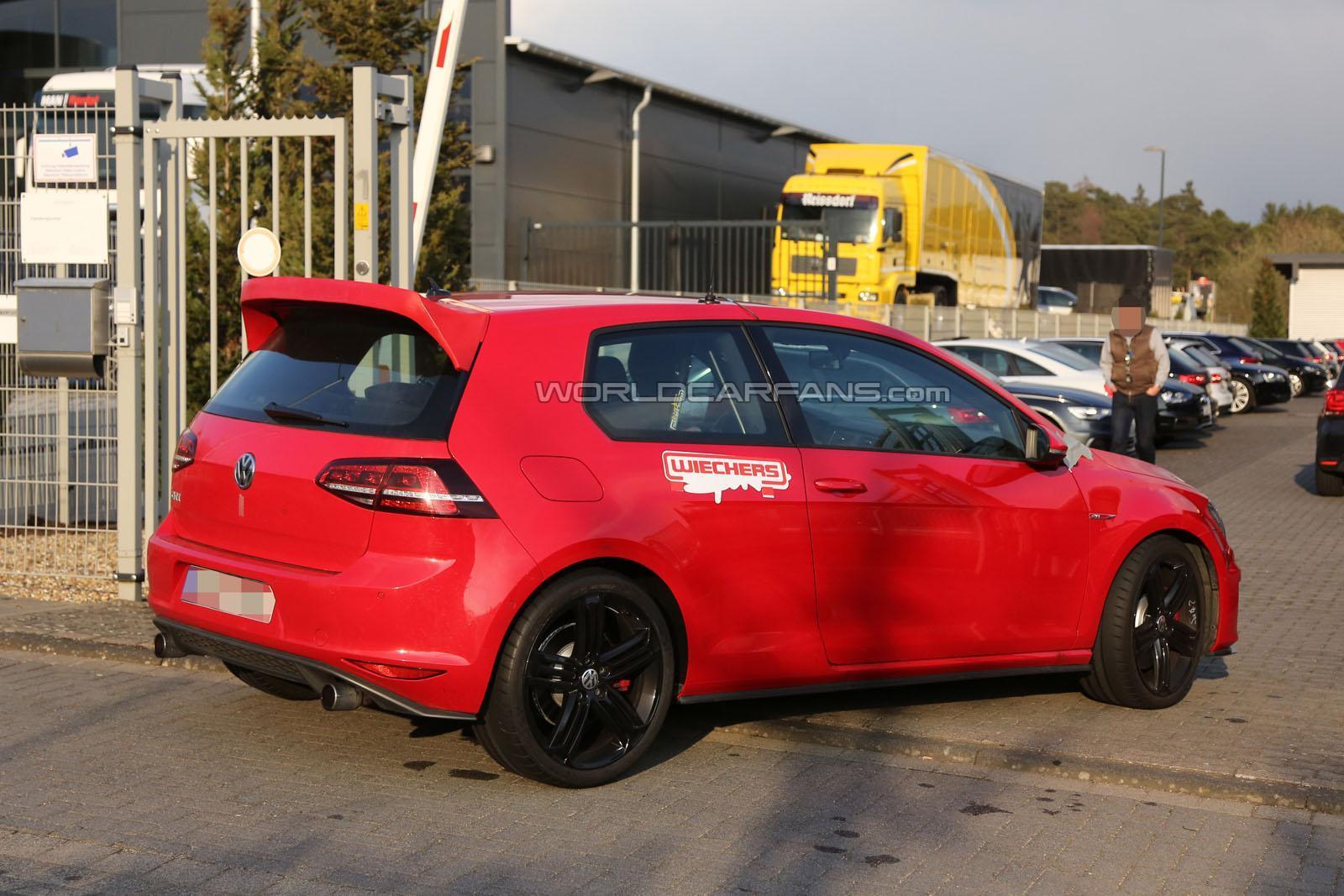 Volkswagen Cars - News: Golf GTI Club Sport spied on Nürburgring