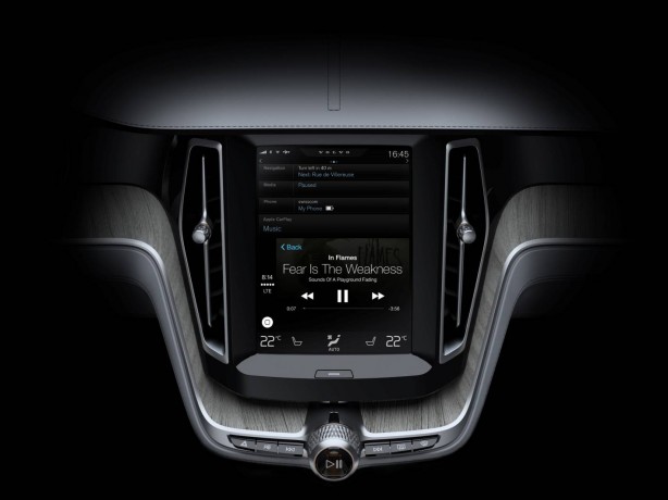 Volvo Apple CarPlay-3