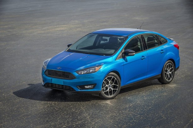 2015-Ford-Focus-Sedan-facelift-front-quarter2