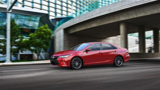 2015 Toyota Camry side