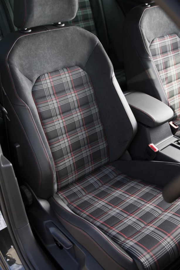 Volkswagen Golf GTI Performance interior sport seats