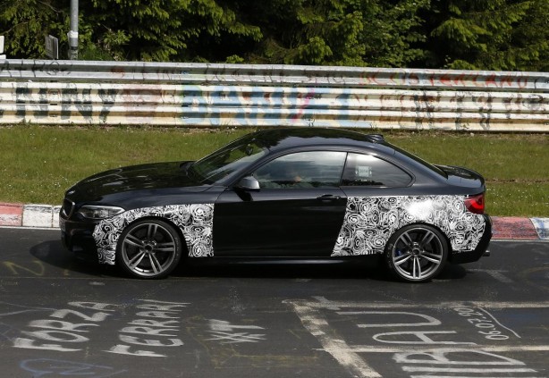 2015-BMW-M2-prototype-nurburgring-side2