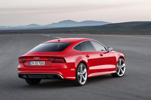 2015-Audi-RS7-Sportback-rear-quarter