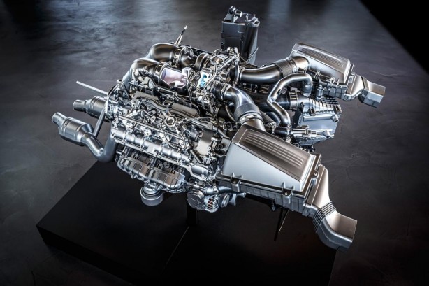 Mercedes-AMG-GT-engine2