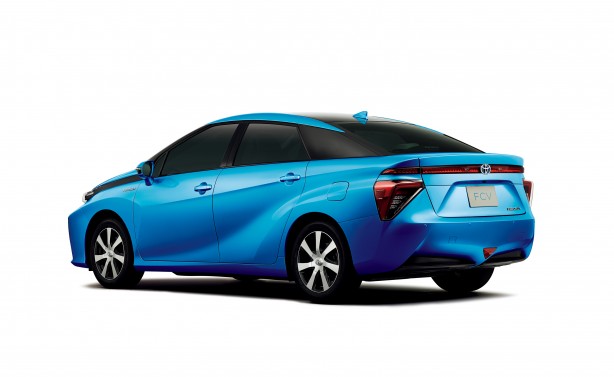 Toyota FCV_qtr+rearhr