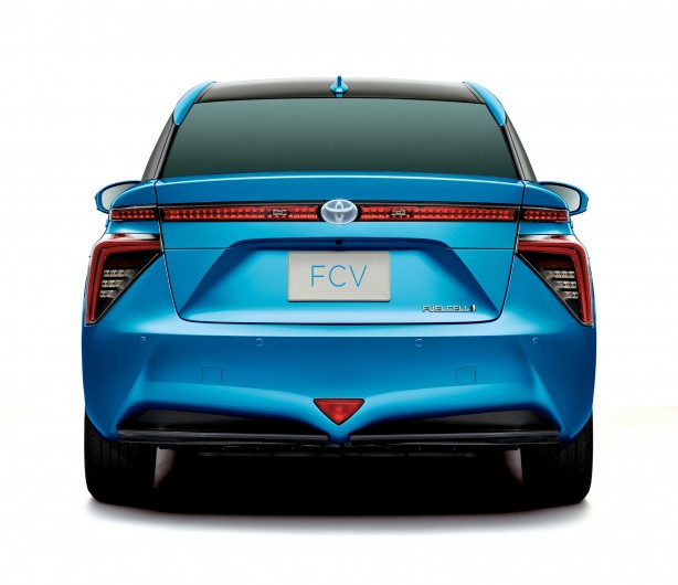 Toyota FCV_rearhr