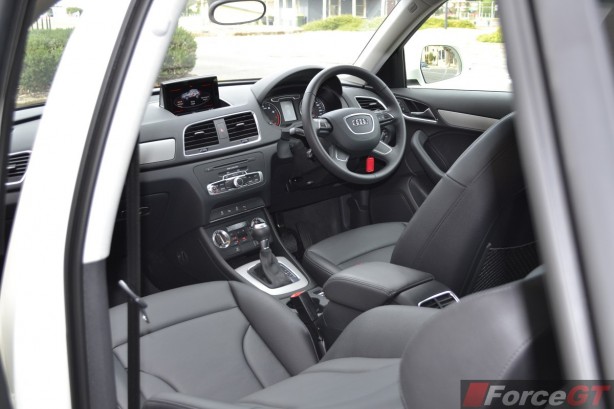 2014 Audi Q3 1.4TSI interior