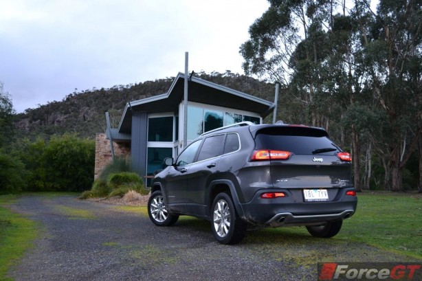 2014-jeep-cherokee-limited-rear-quarter3