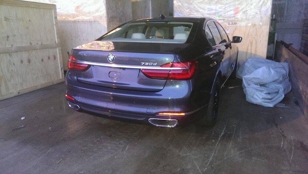 2016 BMW 7 Series undisguised spy photo rear