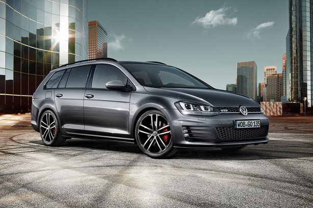 Volkswagen Golf GTD Variant front quarter