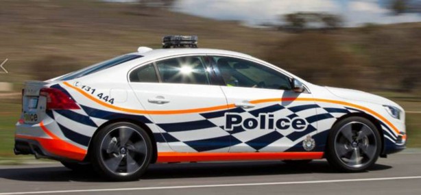 volvo-s60-t6-r-design-act-police-1