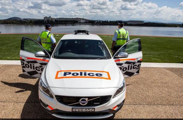 volvo-s60-t6-r-design-act-police-3