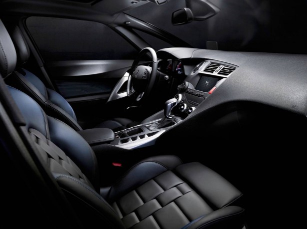 2015 Citroen DS5 interior