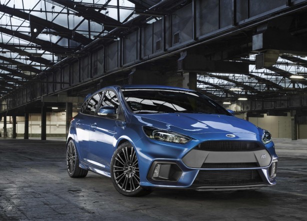 2016 Ford Focus RS front-1