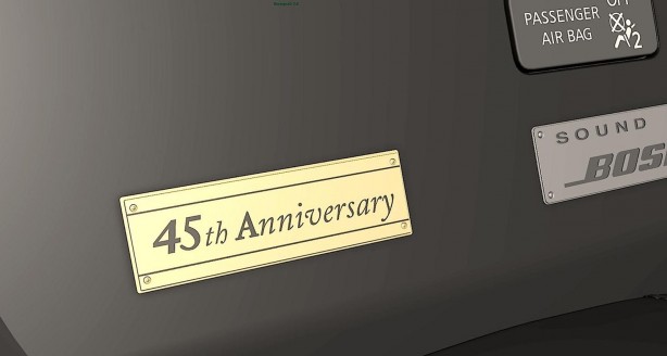 2016 Nissan GT-R 45th Anniversary Gold Edition plague